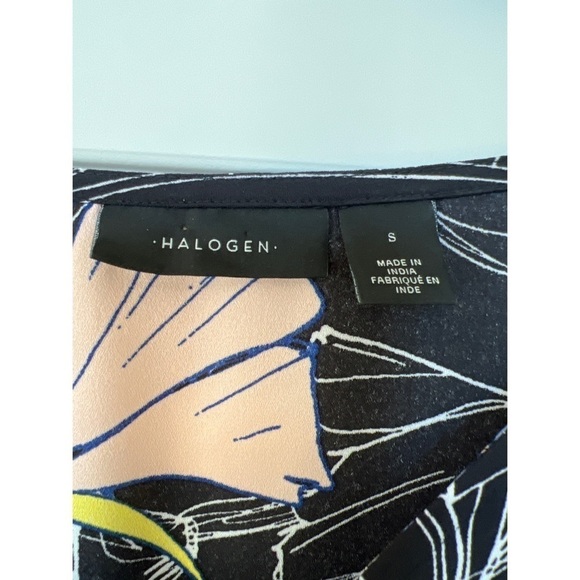 Halogen FLORAL PRINT RUCHED TIE SLEEVE SCOOP NECK BLOUSE - Picture 4 of 4